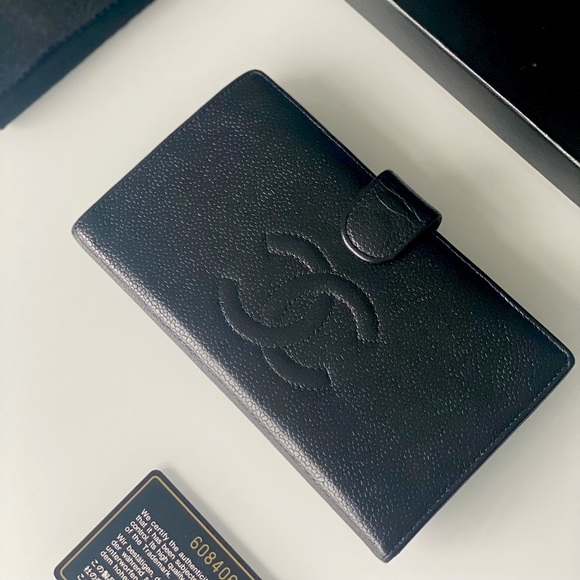 SOLD❌ Chanel Vintage Bi-Fold Wallet in Caviar - Picture 11 of 11